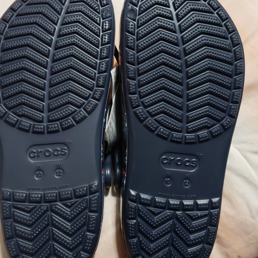 Crocs - Picture 2 of 3